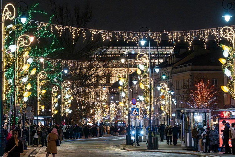 Świąteczne Iluminacje w Warszawie