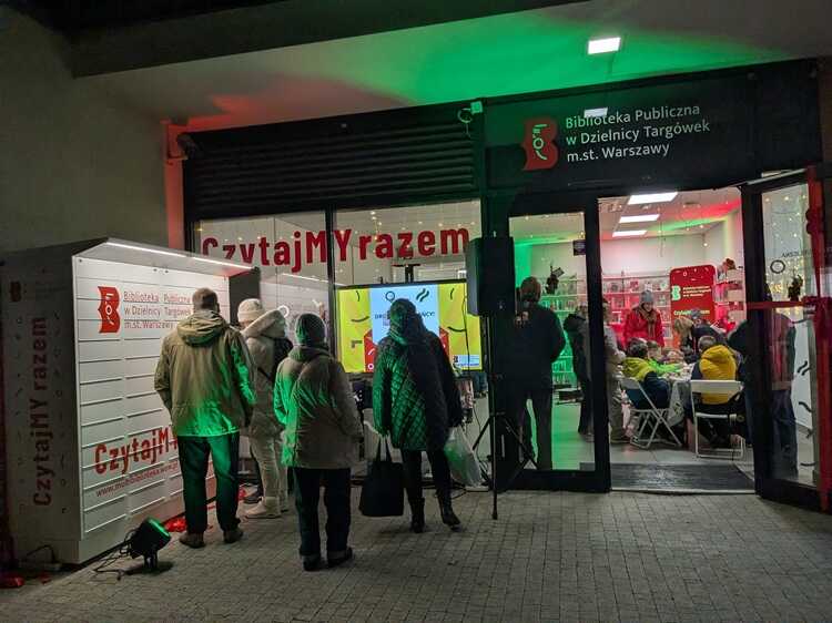 Książkomat Warszawa ul. Zamkowa