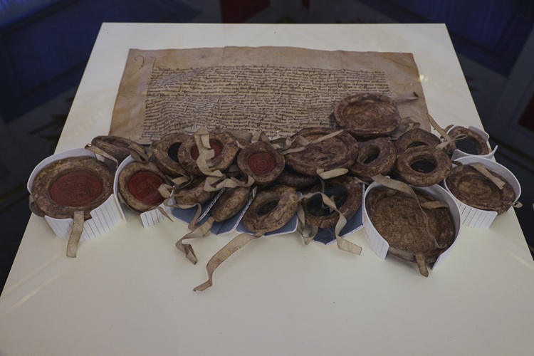 Wystawa odzyskanych przez Polskę pergaminów zakonu krzyżackiego