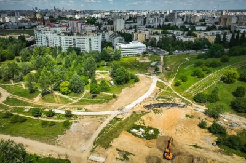 Coraz bliżej końca przebudowy parku im. Cichociemnych Spadochroniarzy AK