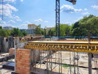 Dla dorosłych i dla dzieci – rośnie dom na Ochocie