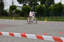 Egzamin na Kartę Rowerową pod czujnym okiem policjanta