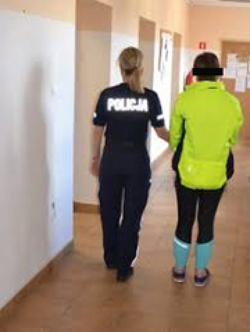 Wybiła szybę w wiacie przystankowej, bo zawiodła się na mężczyźnie