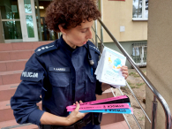 Z wizytą w otwockiej komemndzie. Dzieci z Klubu Hopsalnia w Otwocku poznały zasady bezpiecznego wypoczynku