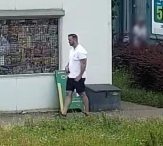 Naruszył nietykalność cielesną i groził - szukamy tego mężczyzny