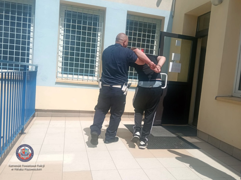 23-latek zatrzymany przez policjantów za chuligańskie zachowanie
