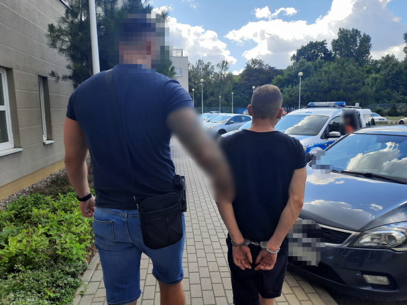 Kierowca dopuścił się przestępstwa korupcyjnego, pasażer posiadał narkotyki