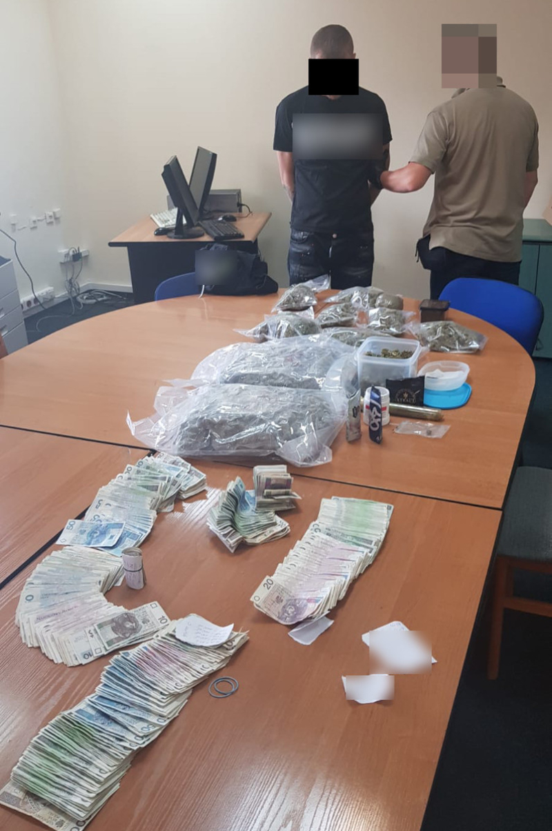 Zatrzymane osoby w związku z obrotem i handlem narkotyków w znacznych ilościach