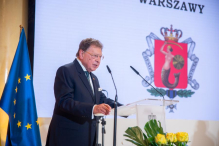 Honorowi Obywatele m.st. Warszawy na uroczystej sesji Rady Miasta