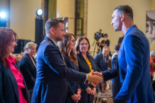 Honorowi Obywatele m.st. Warszawy na uroczystej sesji Rady Miasta