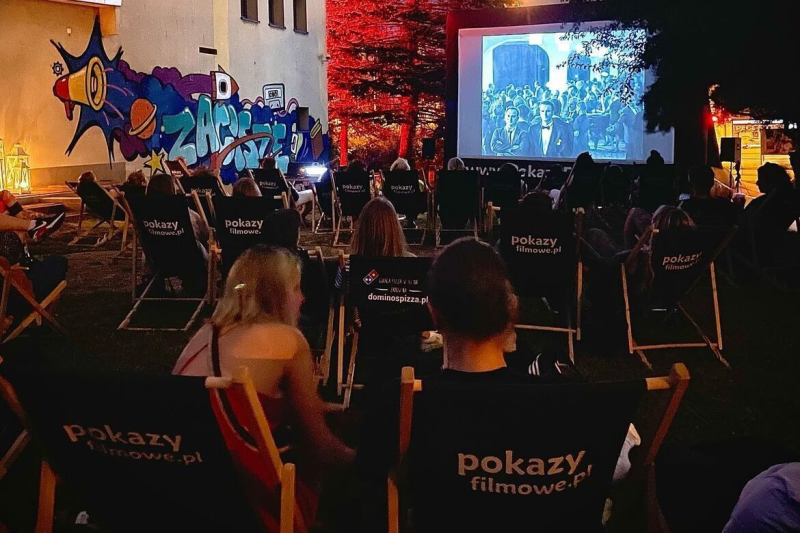 Letnie Kino Plenerowe w DK Zacisze