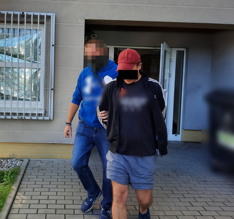 Wpadł w ręce "poszukiwaczy", gdy wrócił do Polski