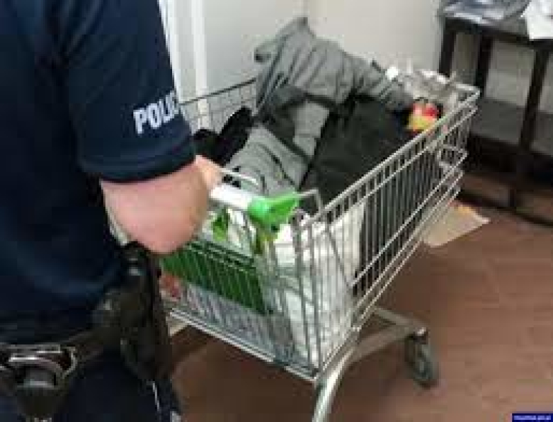 Skradzione rzeczy zapakował w skradzioną torbę