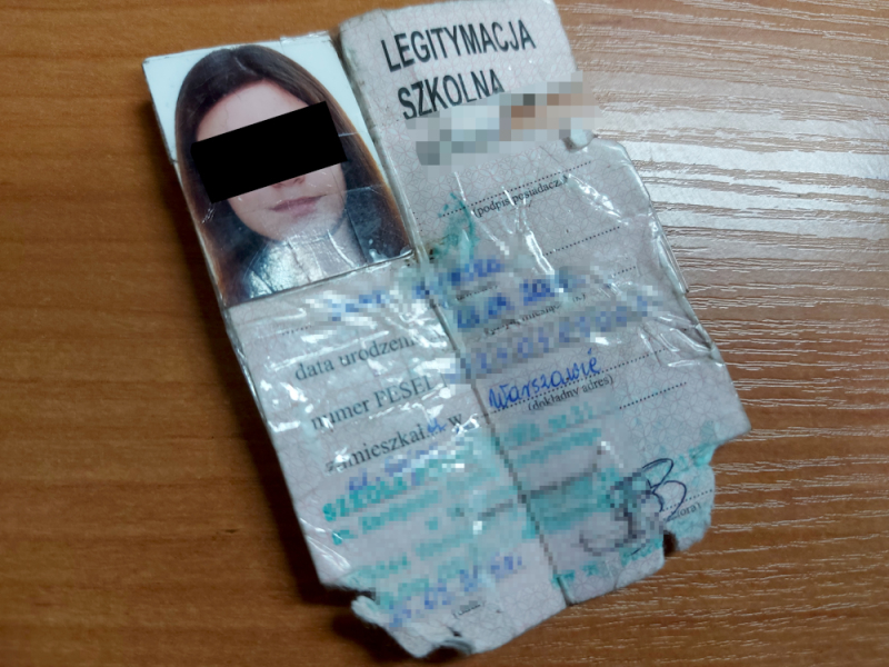 Nieletnia posiadała przerobioną legitymację szkolną, by móc kupować alkohol. Pijana trafiła do szpitala