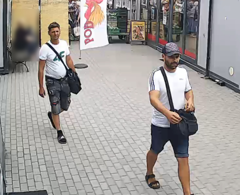 Kradzież łańcuszka na bazarze - szukamy tych mężczyzn