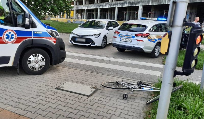 Potrąconemu rowerzyście pomogli strażnicy miejscy