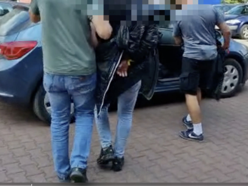 Akcja samochodówki, sportowe audi i podrabiane dokumenty