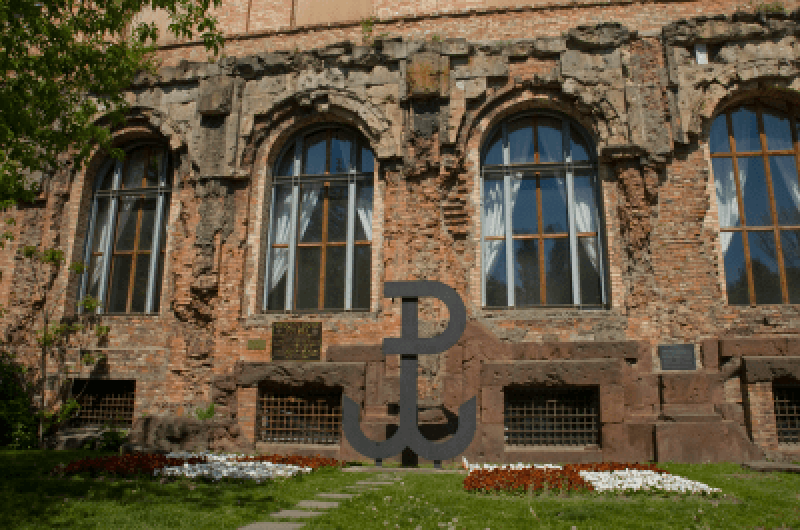 „Pif Paf in piach” – o życiu w getcie warszawskim