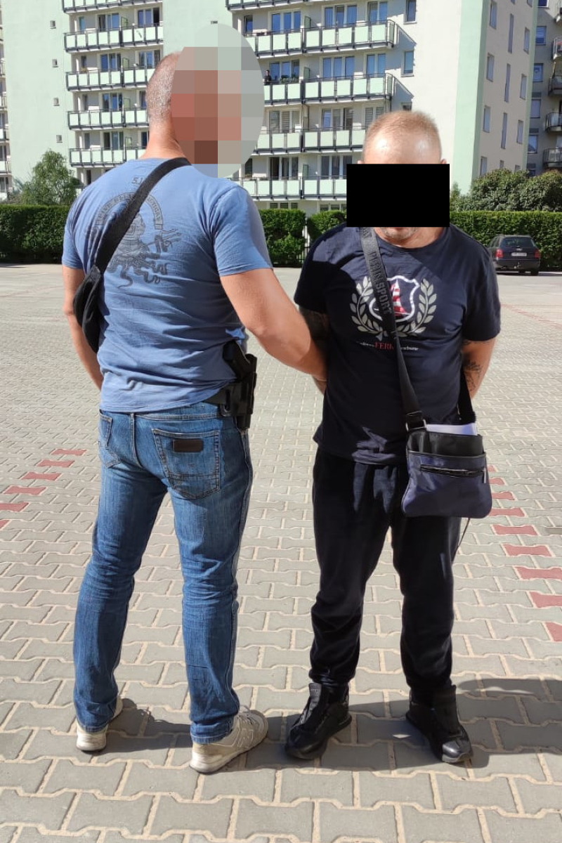Poszukiwany listem gończym ze znaczną ilością narkotyków
