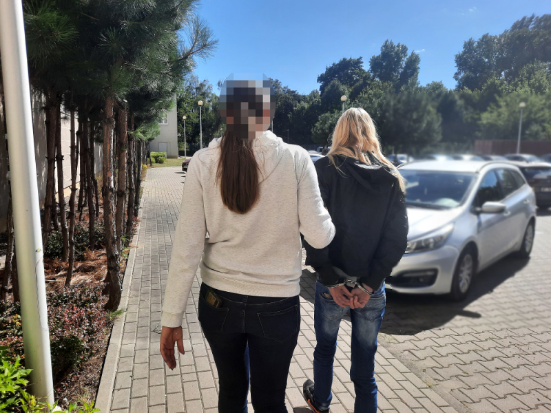 Płaciła skradzionymi kartami, zatrzymali ją kryminalni