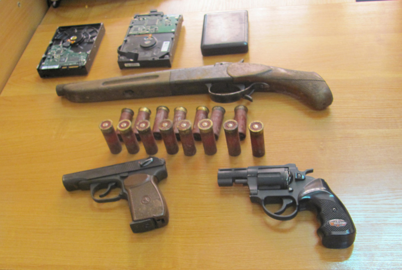 Aresztowany za przestępstwa narkotykowe i broń bez zezwolenia