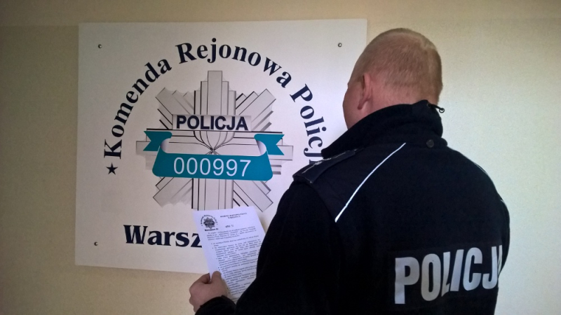 Dzielnicowi na spotkaniu w ramach Bezpiecznego Osiedla. Ostrzegali przed działaniem oszustów "na policjanta"
