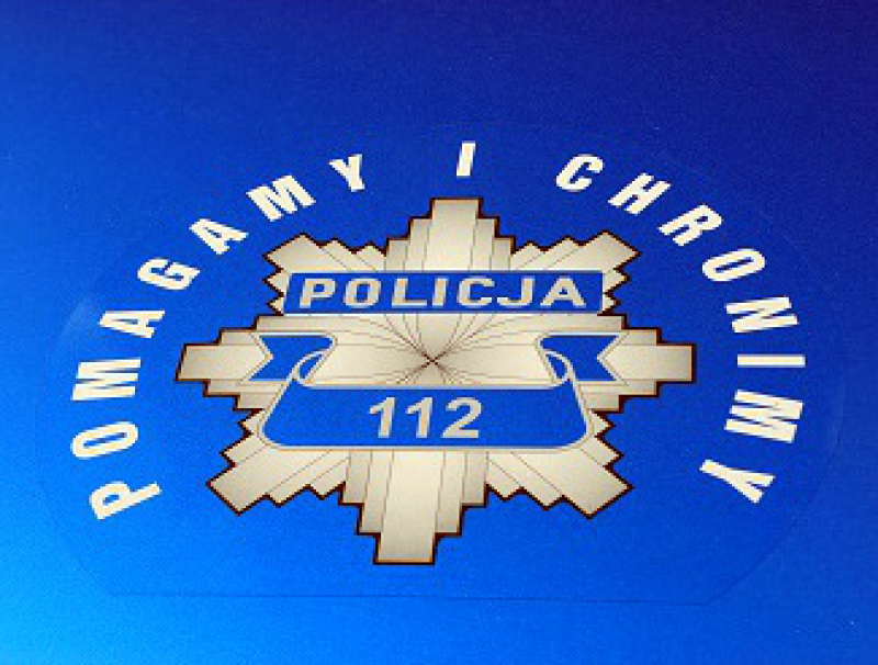 "Pomagamy i chronimy" – policjanci z metra uratowali pasażerkę autobusu