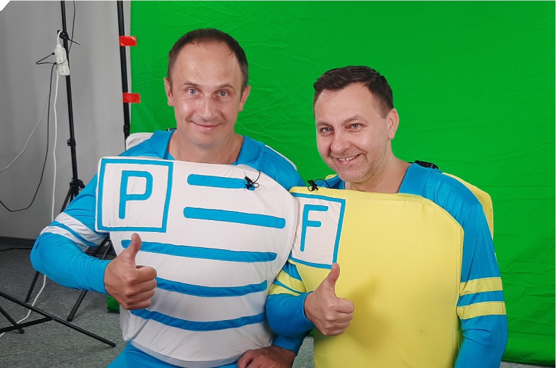 "Dzieci Sieci - Plik i Folder na tropie internetowych kłopotów" - streaming przedstawienia