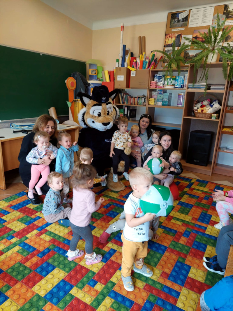 Starszy posterunkowy „Ryś” z wizytą u dzieci