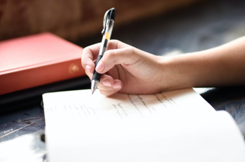 Trening twórczego pisania - warsztaty literackie z Joanną Wenek