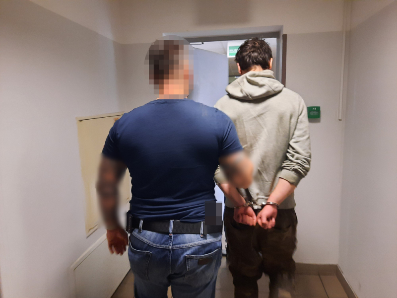 Tymczasowo aresztowany za kradzież rozbójniczą i uszkodzenie ciała
