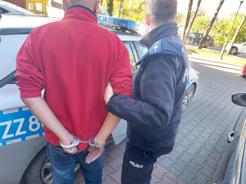 Kierowca audi uderzył w karetkę na sygnale. Jak się okazało, był nietrzeźwy