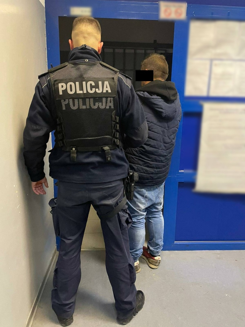 Złamał trzy sądowe zakazy prowadzenia pojazdów, by pomóc koledze