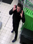 Uderzył pracownicę sklepu w twarz. Wiesz kto to? Zadzwoń!