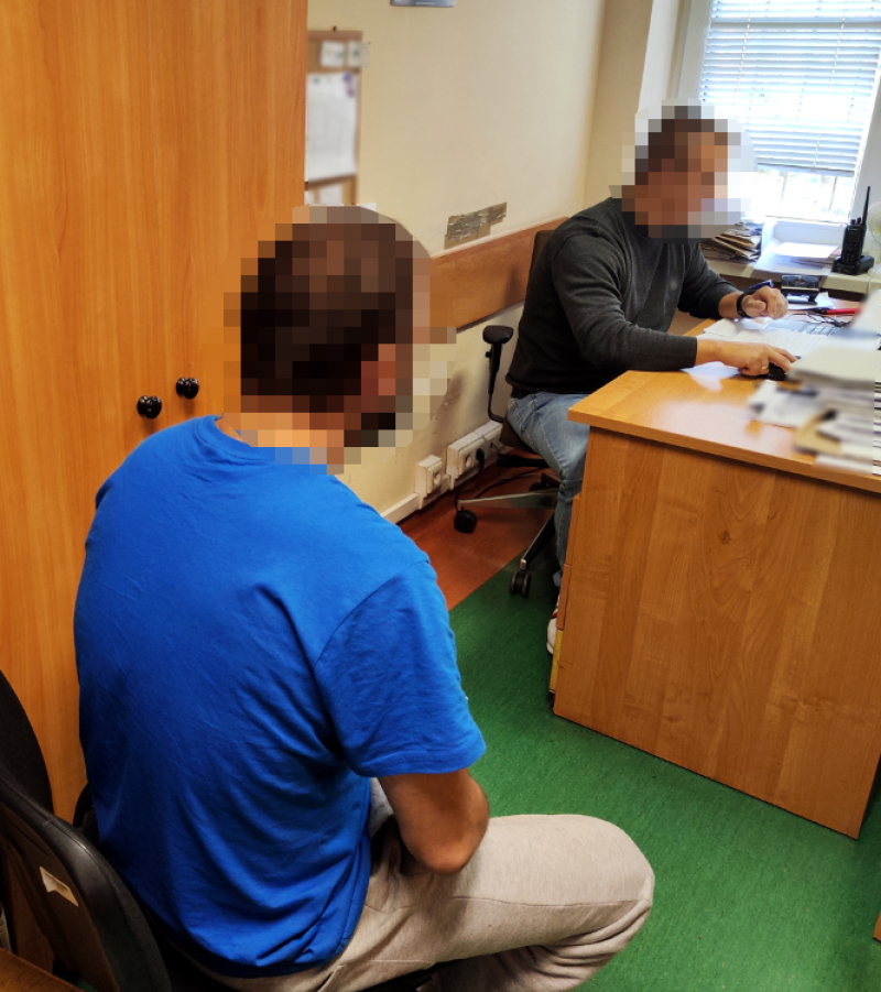 Dzielnicowi zatrzymali 36-latka za kradzież kosmetyków
