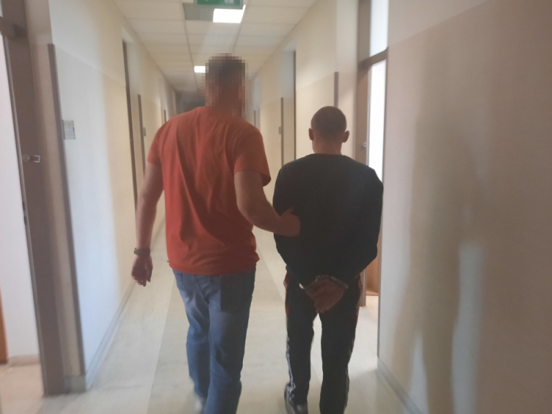 Tymczasowo aresztowany za kradzieże z włamaniem do pojazdów
