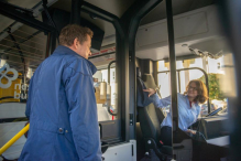 Pierwszy autobus wodorowy na warszawskich ulicach