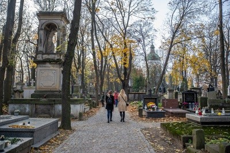 Powązki - panteon warszawski ma 232 lata