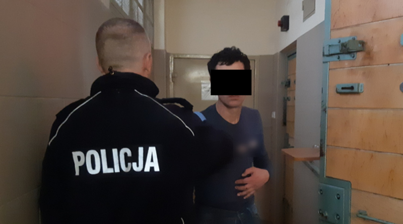 Ugryzł w rękę po tym, jak skradł alkohol