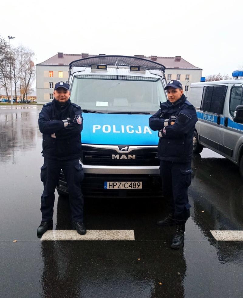 Policjanci uratowali życie 61-latka