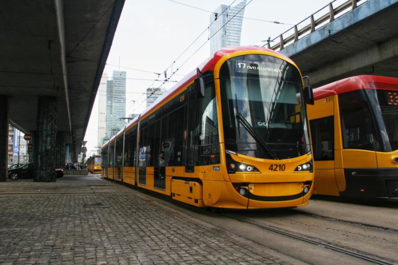 Pięćdziesiąty tramwaj zwany „Hultajem” już w Warszawie
