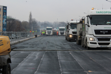 Nowy wiadukt Trasy Łazienkowskiej już z nawierzchnią