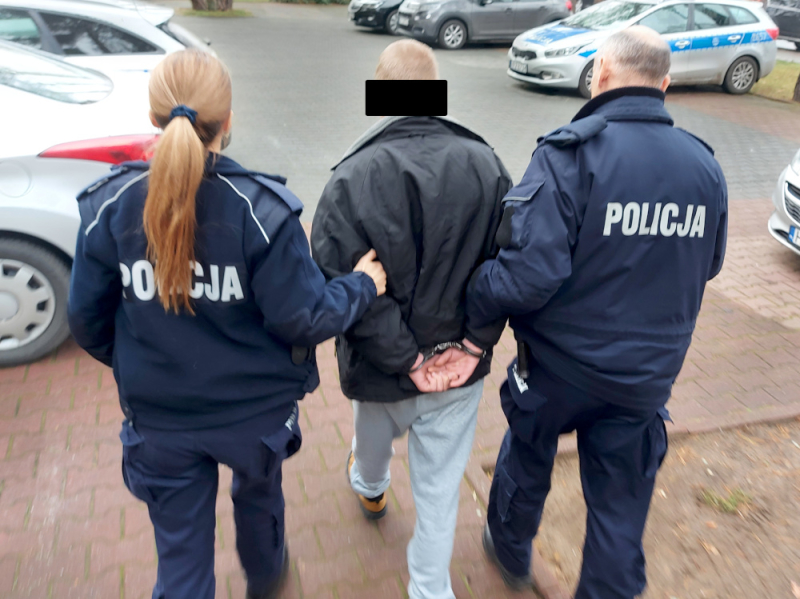 Policjanci zatrzymali grupę mężczyzn związaną z serią kradzieży z włamaniem do samochodów