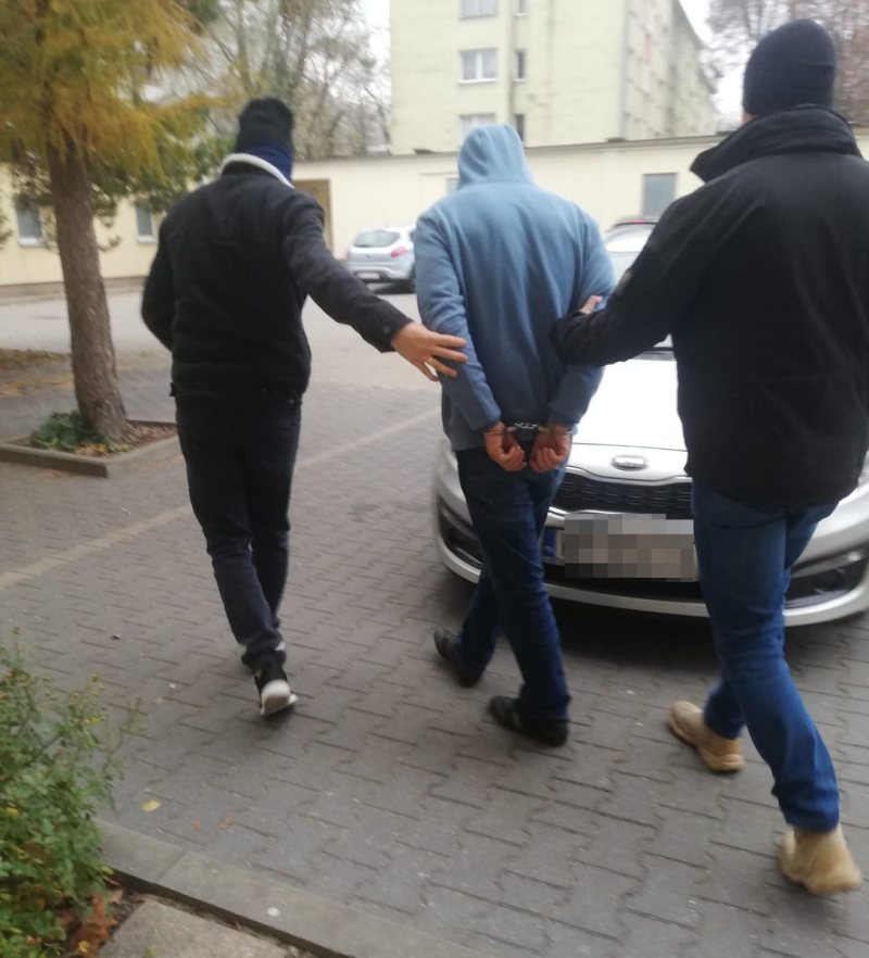 Zatrzymania i areszty dla podejrzanych o usiłowanie włamania do mieszkania