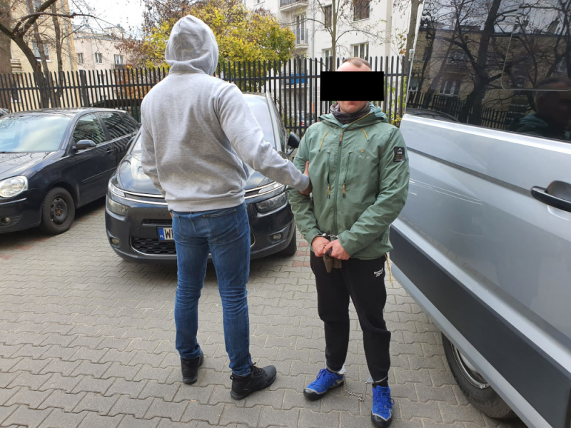 Gdańskie przestępstwa, ale zatrzymanie już południowopraskie, policjantów wydziału mienia