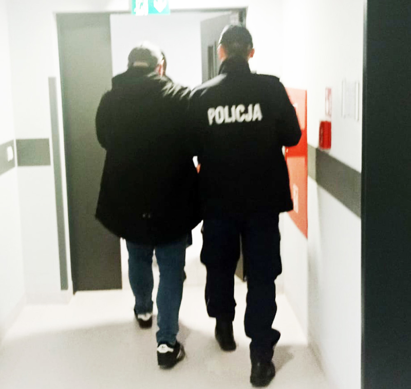 Zatrzymali poszukiwanego za oszustwa i fałszowanie dokumentów