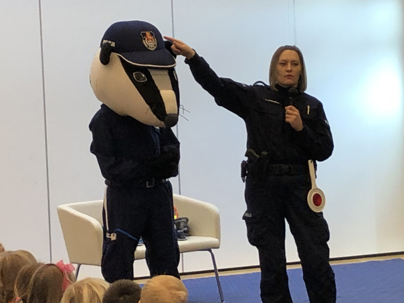 Pan Borsuk i policjantki odwiedziły przedszkolaków