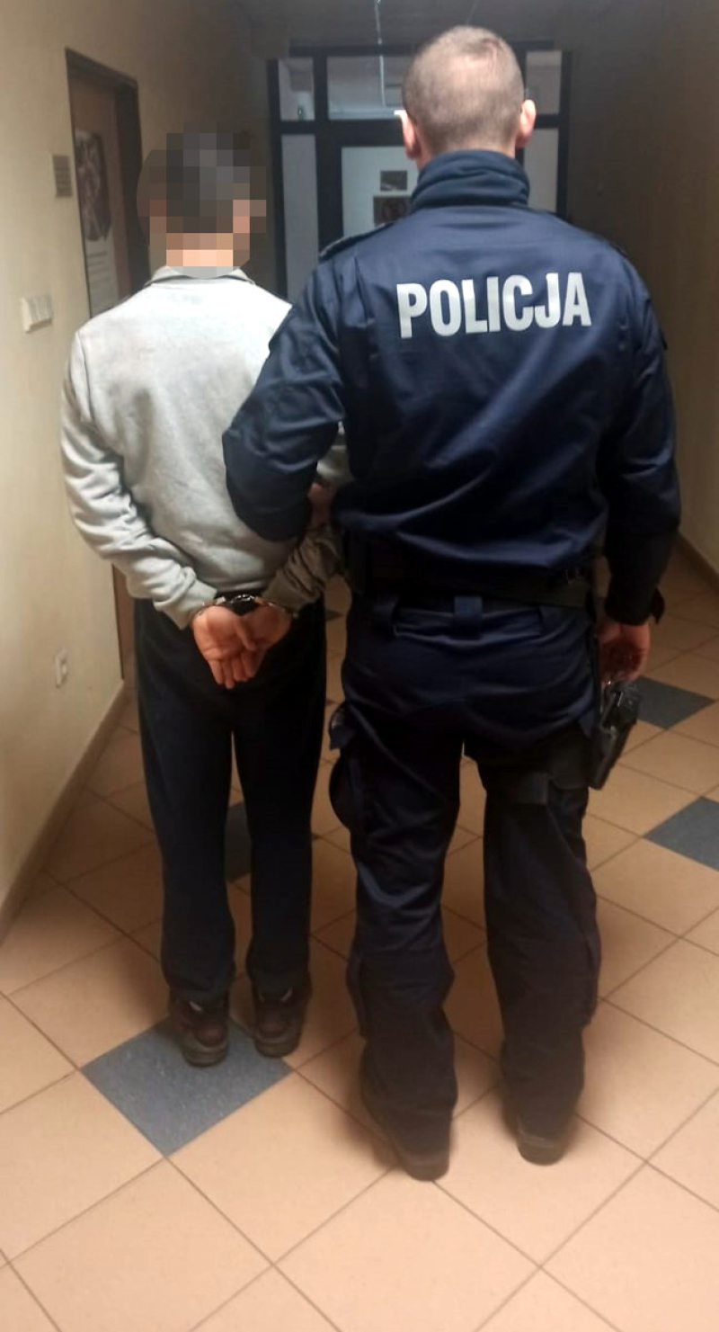 Pobicie, obywatelska pomoc, policyjne zatrzymanie i prokuratorskie dozory