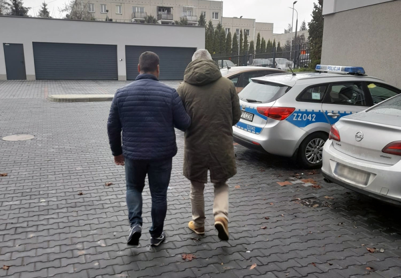 Z firmy w której pracował jako informatyk wyniósł 26 laptopów