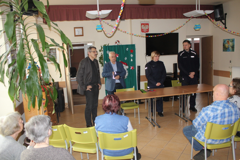 Policjanci dbają o bezpieczeństwo żoliborskich seniorów